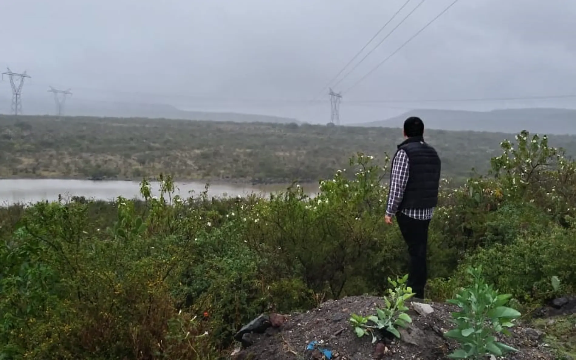 Con la finalidad de prevenir riesgos, PC monitorea vasos captadores de agua pluvial. Foto Especial